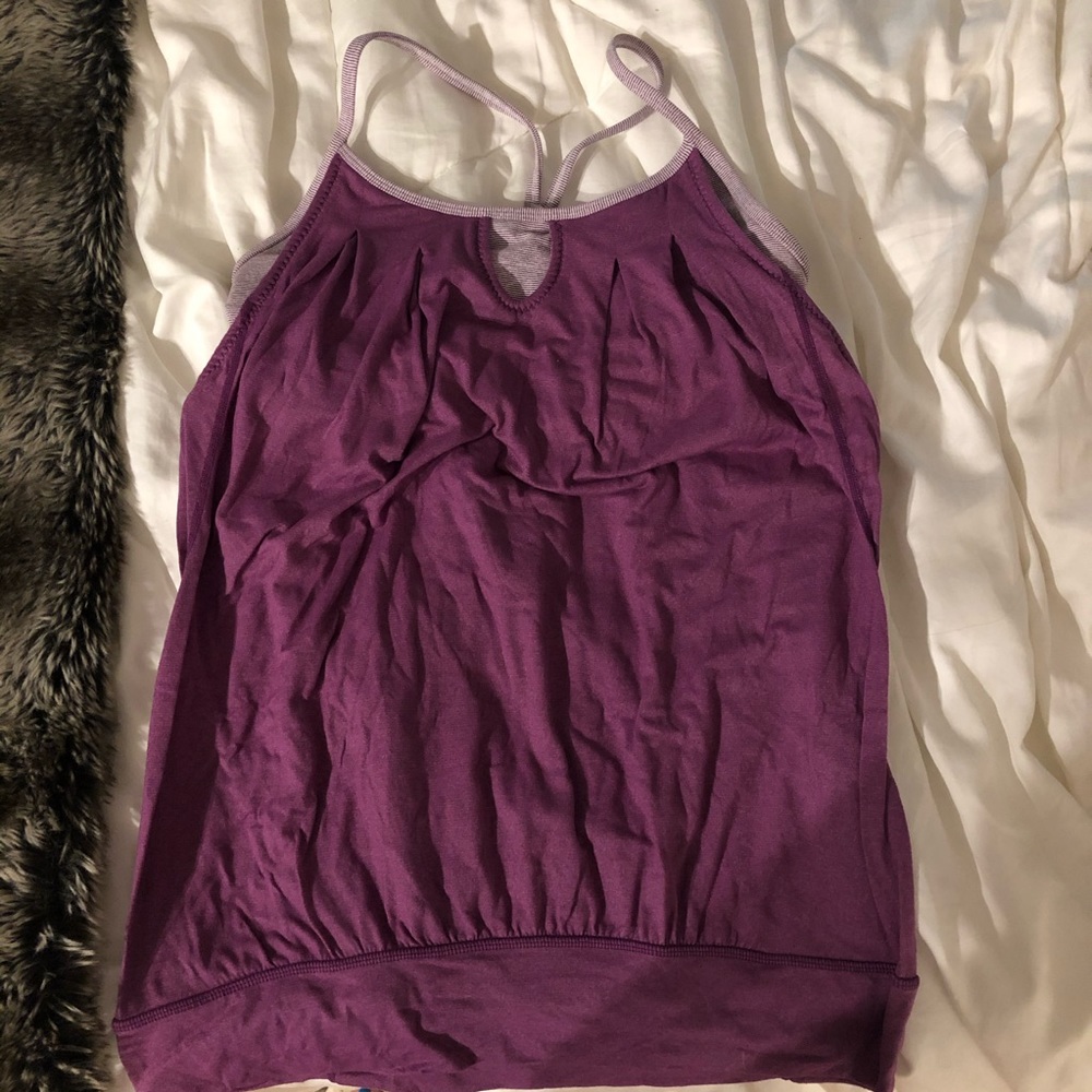 Lululemon workout top with built in bra